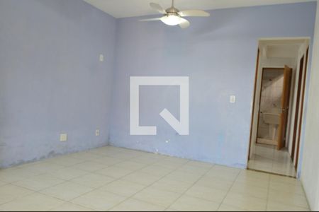 Sala de casa de condomínio à venda com 2 quartos, 180m² em Tanque, Rio de Janeiro