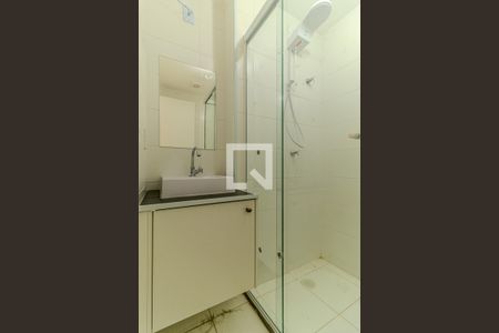 Banheiro de apartamento para alugar com 1 quarto, 28m² em Vila Buarque, São Paulo