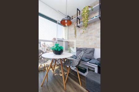 Apartamento à venda com 53m², 2 quartos e 1 vaga Apartamento à venda com 53m², 2 quartos e 1 vagaVaranda