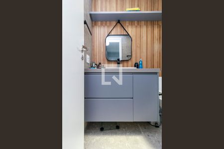 Apartamento à venda com 53m², 2 quartos e 1 vaga Apartamento à venda com 53m², 2 quartos e 1 vagaBanheiro
