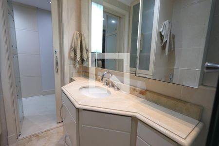 Apartamento para alugar com 208m², 3 quartos e 4 vagasBanheiro da Suíte Master