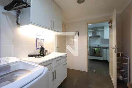 Apartamento para alugar com 208m², 3 quartos e 4 vagasÁrea de Serviço