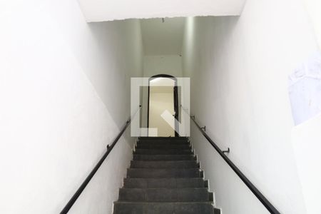 Casa para alugar com 270m², 4 quartos e 2 vagasEscada