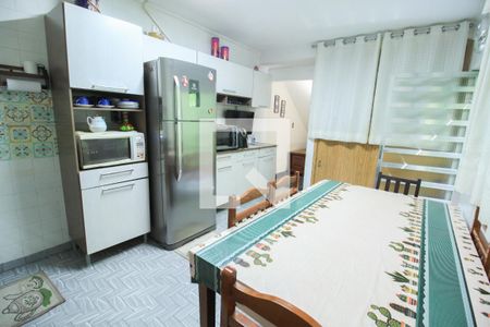 Casa à venda com 128m², 3 quartos e 1 vaga Casa à venda com 128m², 3 quartos e 1 vagaCozinha