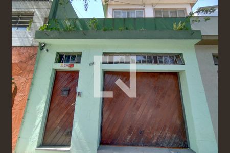 Casa à venda com 128m², 3 quartos e 1 vaga Casa à venda com 128m², 3 quartos e 1 vagaFachada