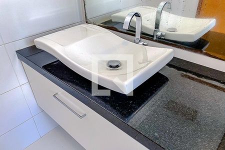 Casa à venda com 130m², 3 quartos e 2 vagasBanheiro da Suíte