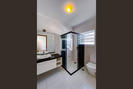 Casa à venda com 130m², 3 quartos e 2 vagasBanheiro da Suíte