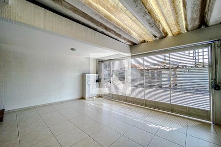 Casa à venda com 130m², 3 quartos e 2 vagasGaragem