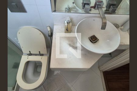 Apartamento à venda com 250m², 3 quartos e 2 vagasBanheiro social