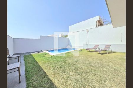 Casa à venda com 186m², 4 quartos e 3 vagas Casa à venda com 186m², 4 quartos e 3 vagasQuintal