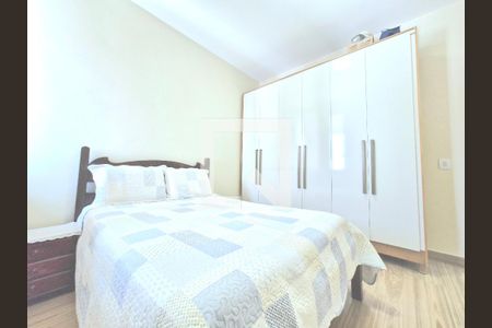 Casa à venda com 186m², 4 quartos e 3 vagas Casa à venda com 186m², 4 quartos e 3 vagasQuarto 2