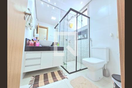 Casa à venda com 186m², 4 quartos e 3 vagas Casa à venda com 186m², 4 quartos e 3 vagasBanheiro da Suíte