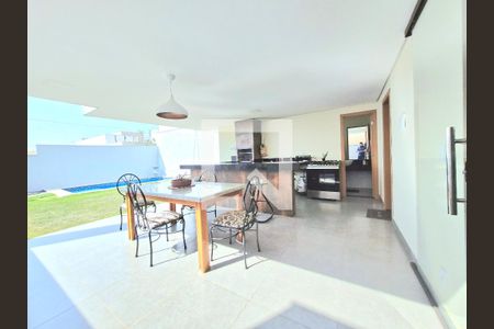 Casa à venda com 186m², 4 quartos e 3 vagas Casa à venda com 186m², 4 quartos e 3 vagasÁrea comum - Churrasqueira