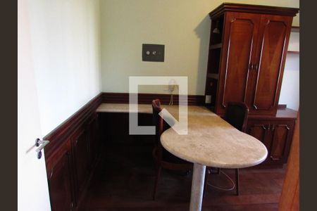 Apartamento à venda com 190m², 3 quartos e 3 vagasEscritório