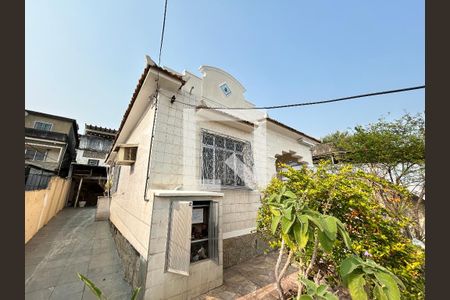 Casa para alugar com 90m², 2 quartos e 3 vagasFachada