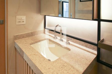 Banheiro de apartamento para alugar com 1 quarto, 30m² em Vila Nova Conceição, São Paulo