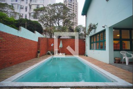 Casa à venda com 700m², 5 quartos e 3 vagasPiscina