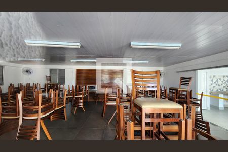 Apartamento à venda com 72m², 3 quartos e 1 vaga Apartamento à venda com 72m², 3 quartos e 1 vagaÁrea comum - Salão de festas