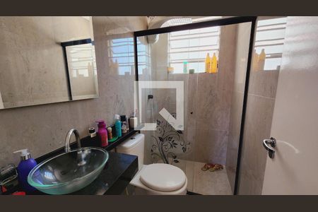 Apartamento à venda com 72m², 3 quartos e 1 vaga Apartamento à venda com 72m², 3 quartos e 1 vagaBanheiro da Suíte