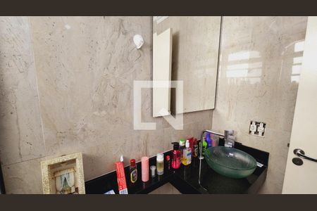 Apartamento à venda com 72m², 3 quartos e 1 vaga Apartamento à venda com 72m², 3 quartos e 1 vagaBanheiro