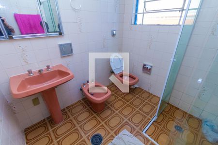 Casa à venda com 140m², 2 quartos e 2 vagas Casa à venda com 140m², 2 quartos e 2 vagasBanheiro