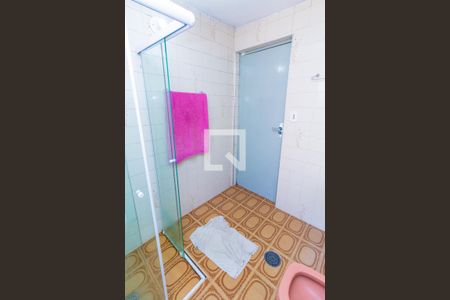 Casa à venda com 140m², 2 quartos e 2 vagas Casa à venda com 140m², 2 quartos e 2 vagasBanheiro