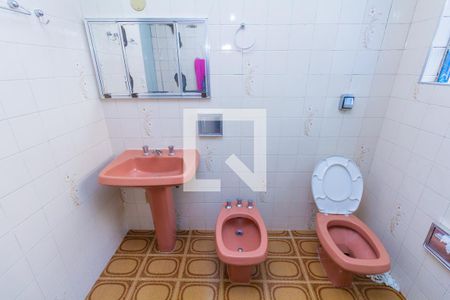 Casa à venda com 140m², 2 quartos e 2 vagas Casa à venda com 140m², 2 quartos e 2 vagasBanheiro