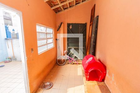 Casa à venda com 140m², 2 quartos e 2 vagasEdícula