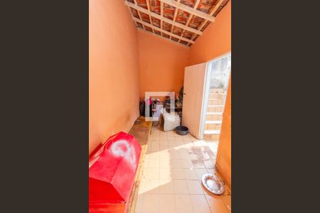 Casa à venda com 140m², 2 quartos e 2 vagasEdícula