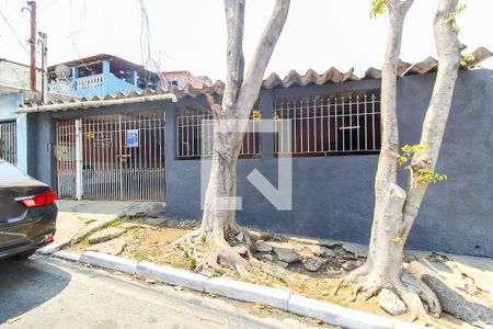 Casa à venda com 300m², 2 quartos e 3 vagasFachada + Plaquinha