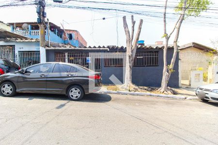 Casa à venda com 300m², 2 quartos e 3 vagasFachada + Plaquinha