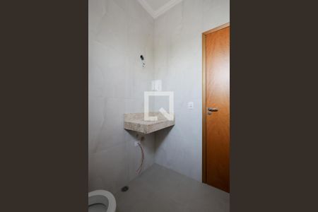 Casa à venda com 95m², 3 quartos e 2 vagasBanheiro