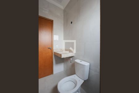 Casa à venda com 95m², 3 quartos e 2 vagasBanheiro da suite