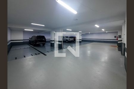 Apartamento à venda com 250m², 4 quartos e 4 vagas Apartamento à venda com 250m², 4 quartos e 4 vagasGaragem