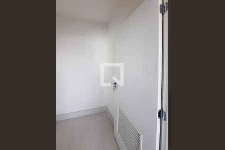 Apartamento à venda com 250m², 4 quartos e 4 vagas Apartamento à venda com 250m², 4 quartos e 4 vagasDespensa