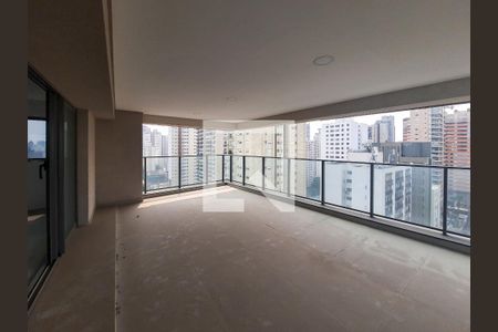 Apartamento à venda com 250m², 4 quartos e 4 vagas Apartamento à venda com 250m², 4 quartos e 4 vagasVaranda