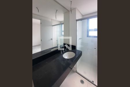Apartamento à venda com 250m², 4 quartos e 4 vagas Apartamento à venda com 250m², 4 quartos e 4 vagasBanheiro da Suíte 1