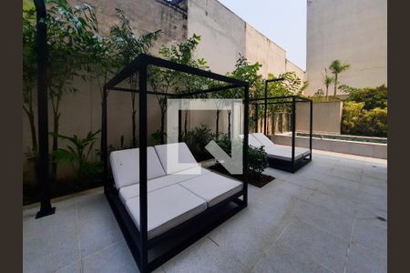 Apartamento à venda com 250m², 4 quartos e 4 vagas Apartamento à venda com 250m², 4 quartos e 4 vagasÁrea comum - Piscina