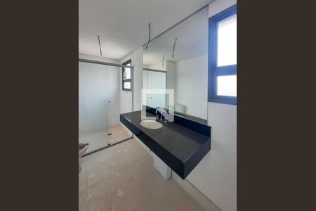 Apartamento à venda com 250m², 4 quartos e 4 vagas Apartamento à venda com 250m², 4 quartos e 4 vagasBanheiro da Suíte master 2