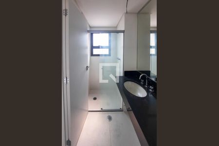 Apartamento à venda com 250m², 4 quartos e 4 vagas Apartamento à venda com 250m², 4 quartos e 4 vagasBanheiro da Suíte 2