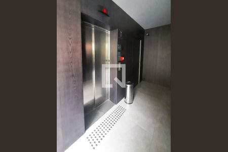 Apartamento à venda com 250m², 4 quartos e 4 vagas Apartamento à venda com 250m², 4 quartos e 4 vagasElevador