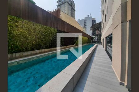 Apartamento à venda com 250m², 4 quartos e 4 vagas Apartamento à venda com 250m², 4 quartos e 4 vagasÁrea comum - Piscina
