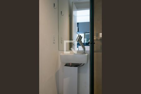 Banheiro de kitnet/studio à venda com 0 quarto, 18m² em Bela Vista, São Paulo