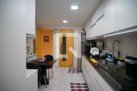 Cozinha de apartamento à venda com 3 quartos, 170m² em Piratininga, Niterói