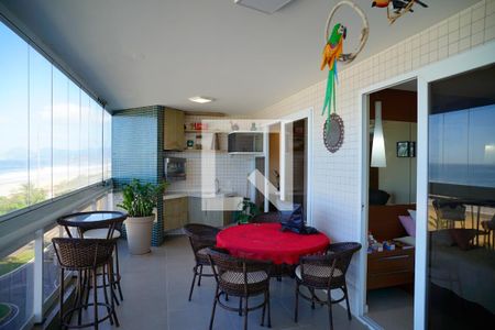 Varanda de apartamento à venda com 3 quartos, 170m² em Piratininga, Niterói