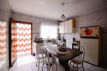 Casa para alugar com 100m², 2 quartos e 1 vaga Casa para alugar com 100m², 2 quartos e 1 vagaCozinha