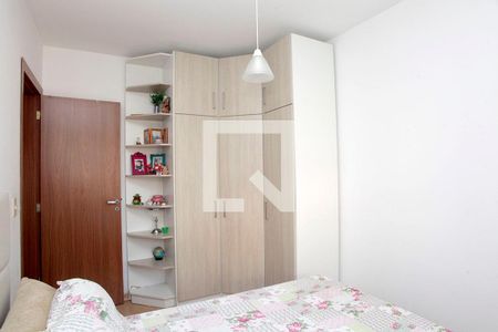 Apartamento à venda com 80m², 3 quartos e 2 vagasQuarto 2