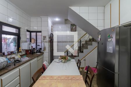Casa à venda com 240m², 5 quartos e 2 vagasCozinha/Copa