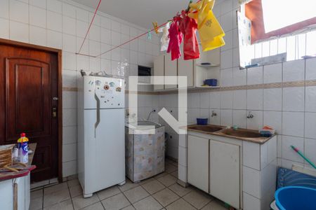 Casa à venda com 240m², 5 quartos e 2 vagasÁrea de Serviço