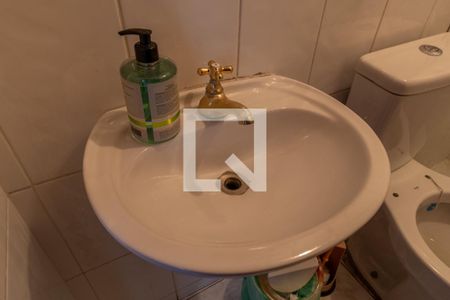 Casa à venda com 240m², 5 quartos e 2 vagasBanheiro de Serviço